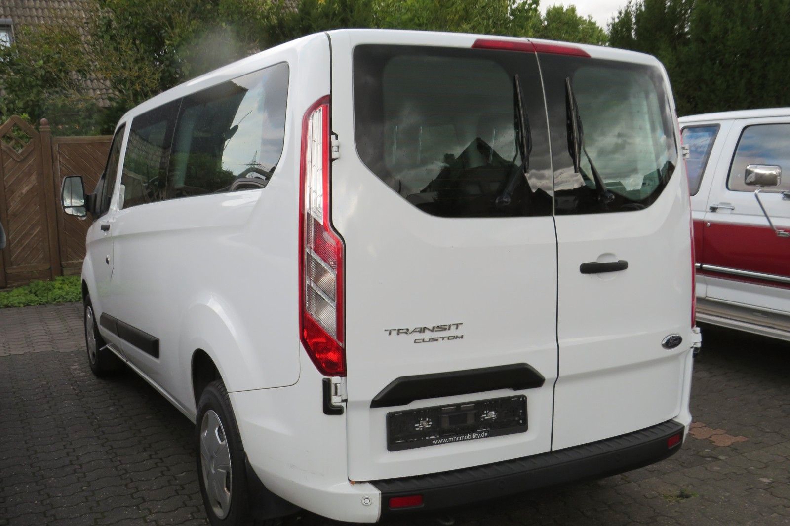 Fahrzeugabbildung Ford Transit Custom Kombi 320 L2 Trend