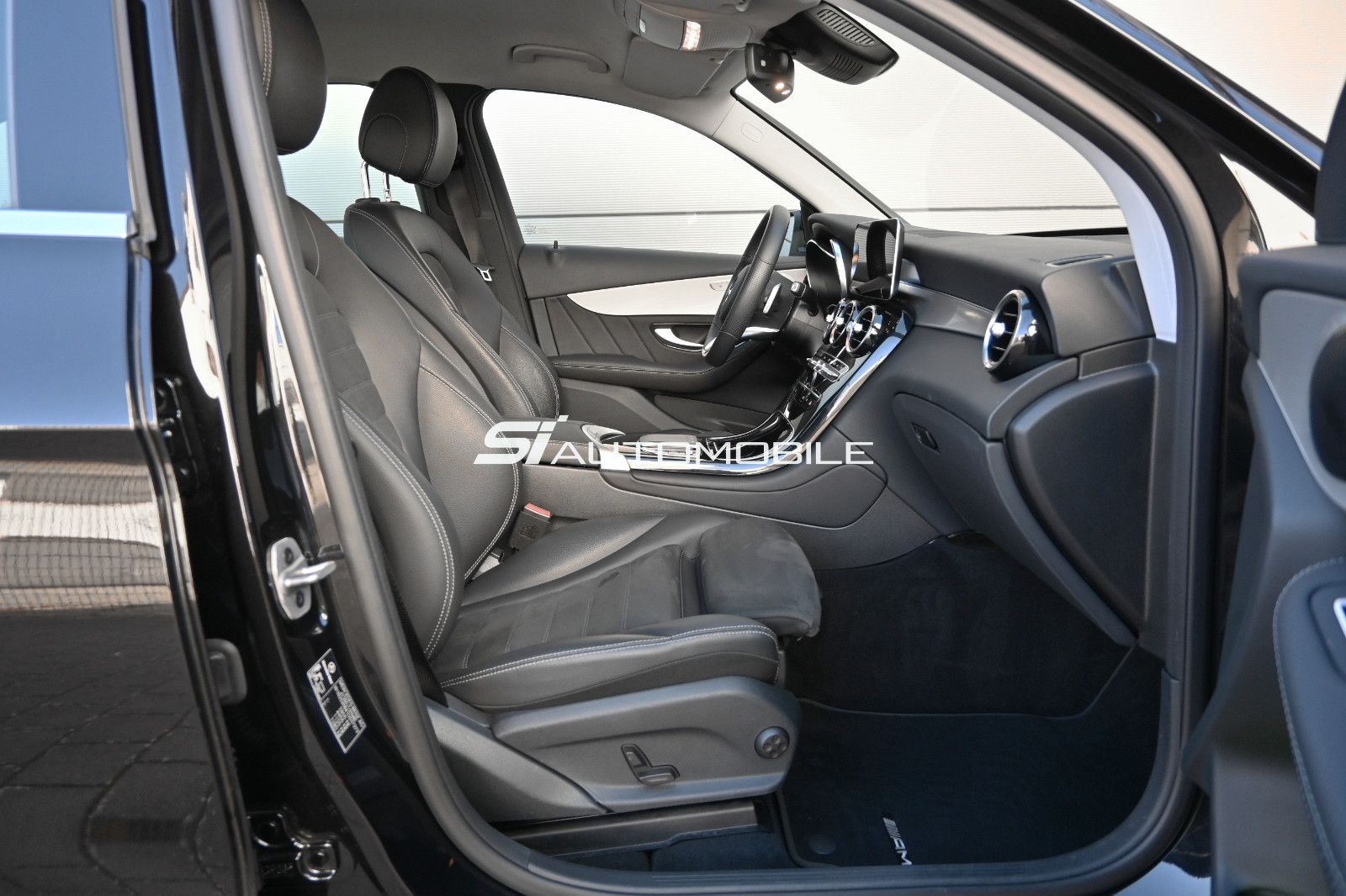 Fahrzeugabbildung Mercedes-Benz GLC 300 4MAT. °AHK°AMG INTERIEUR°SOUND°KAMERA°