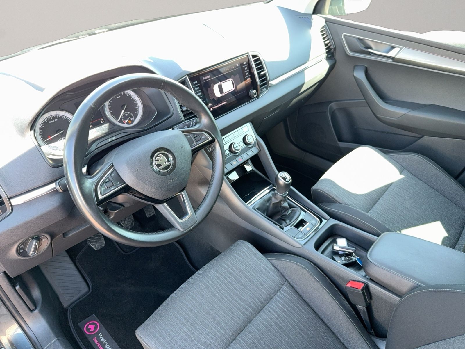 Karoq 2.0 TDI Style 4x4, AHK, LED, 19" Alu, Busi