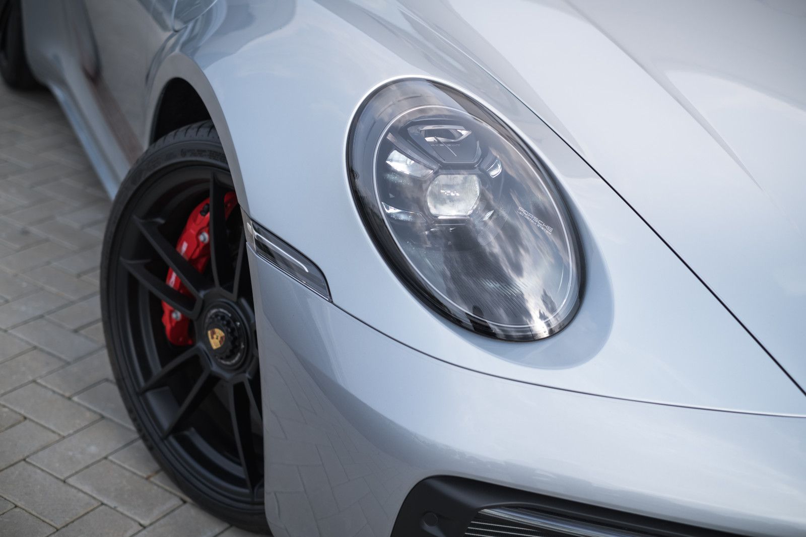 Fahrzeugabbildung Porsche 911/992 Targa 4 GTS, Lift, Matrix, 18-Wege, Inno