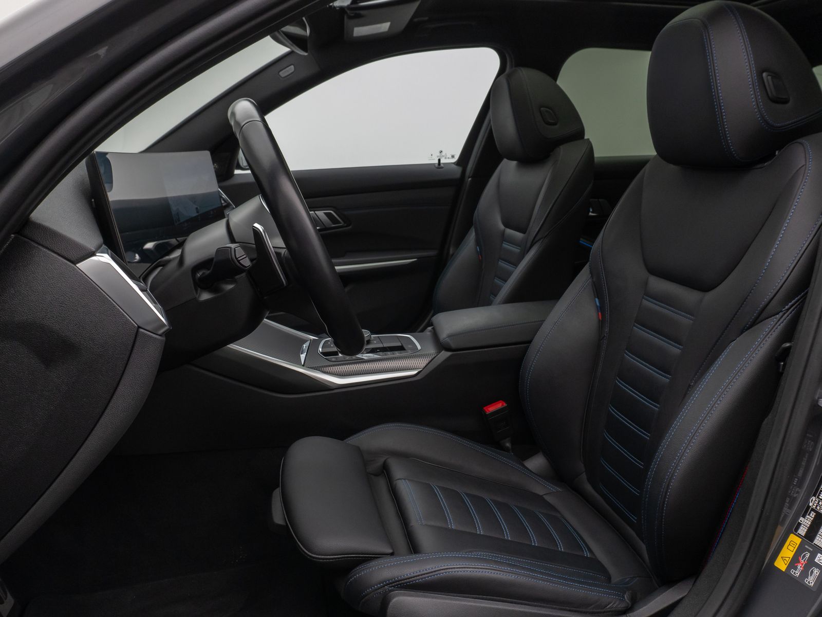 Fahrzeugabbildung BMW 330e xD M Sport Pro Panorama Kamera HUD DAB H/K