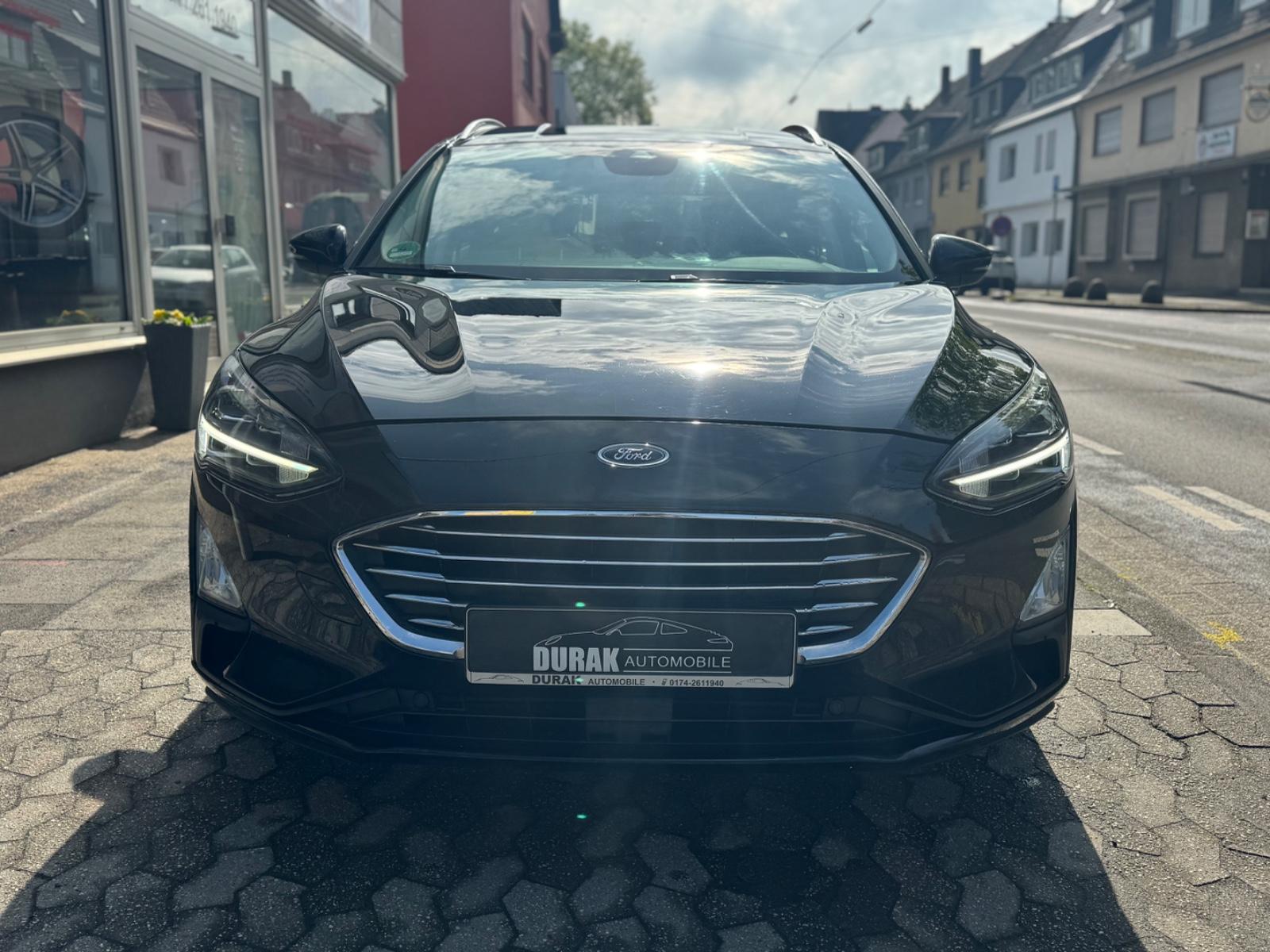 Ford Focus Turnier Titanium/ CarPlay/ Navi/ Winterpa.