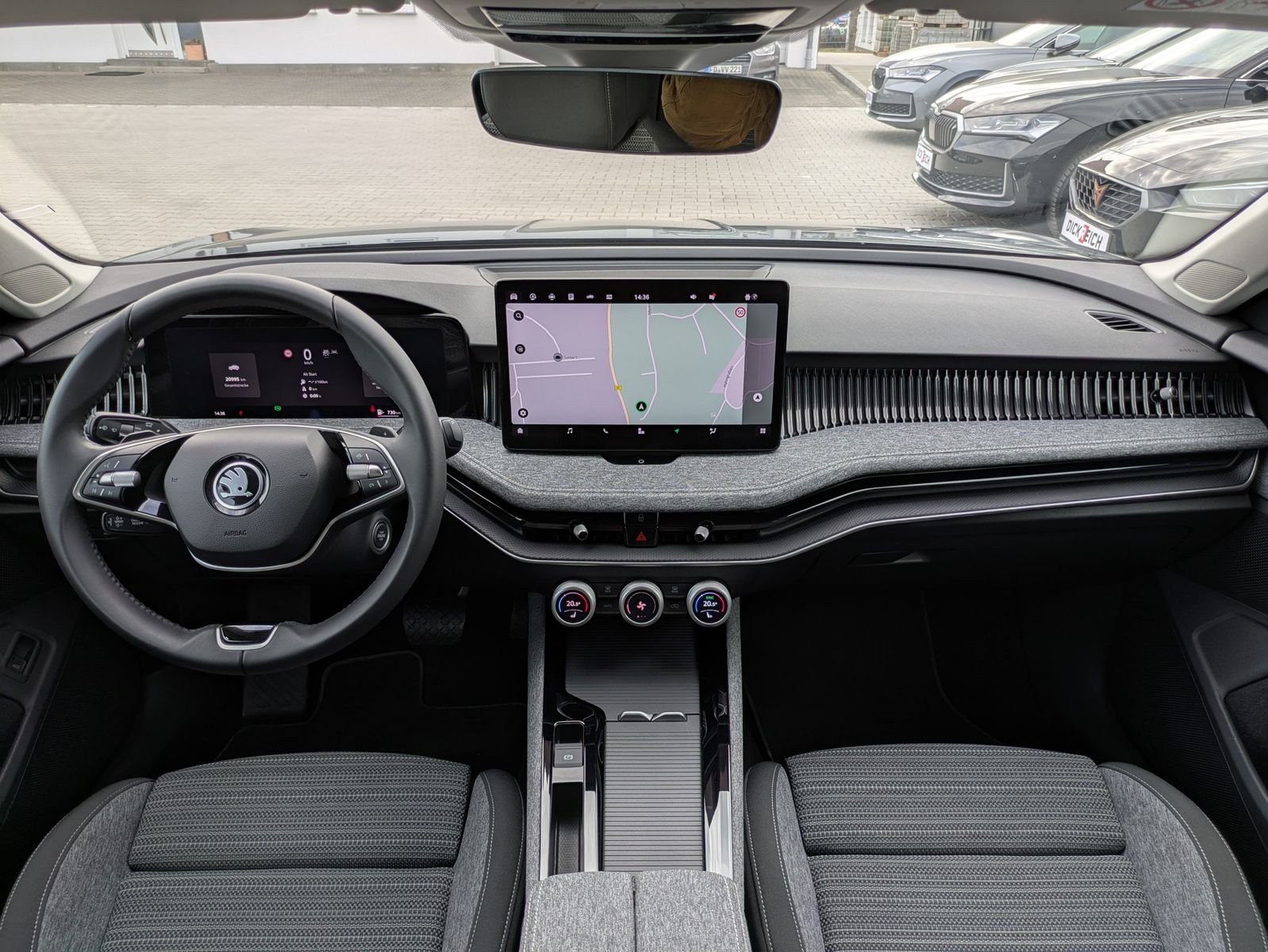 Fahrzeugabbildung SKODA Superb 2.0 TDI 4x4 Selection MATRIX*AHK*5J GAR.