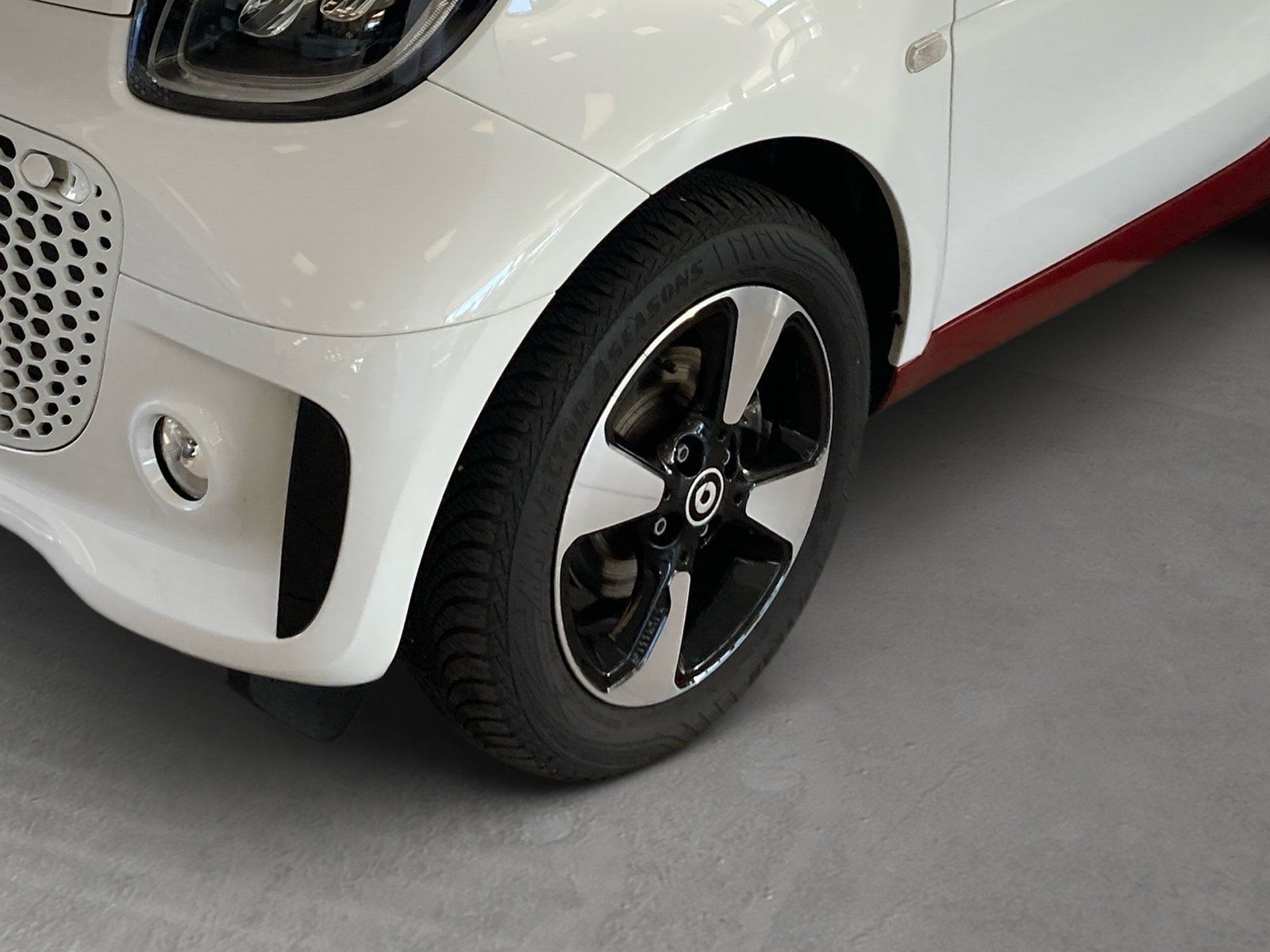 Fahrzeugabbildung Smart smart EQ fortwo Exclusive*Pano*LED*Kamera*22kW*