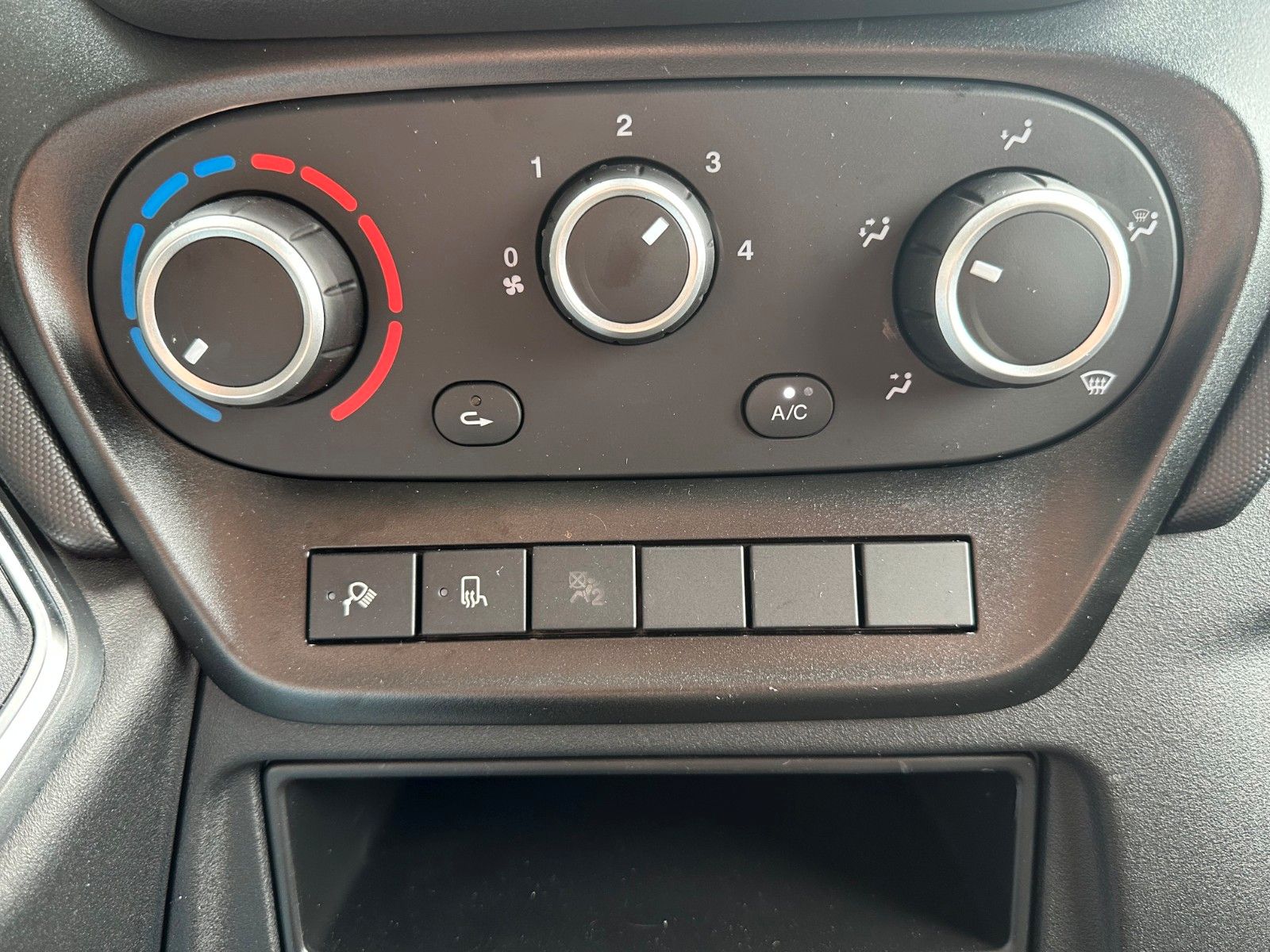 Fahrzeugabbildung Iveco Daily 35S16 HA8 3.0L *R4.100mm*Automatik*Kamera*