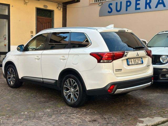 Mitsubishi Outlander 2.2 DI-D 4WD 7 POSTI