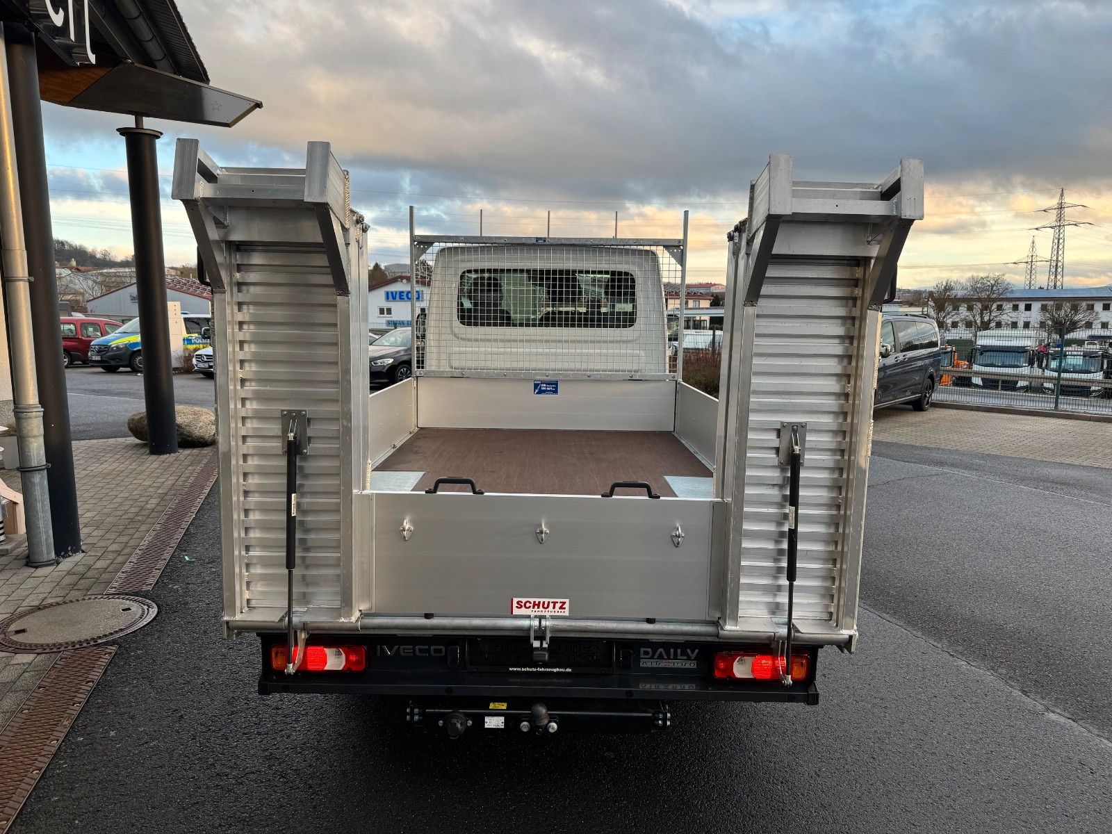 Fahrzeugabbildung Iveco Daily 35S16 HA8 *Rampen*L3.500mm*Automatik*AHK*