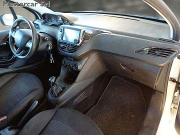 Peugeot 208 - 4