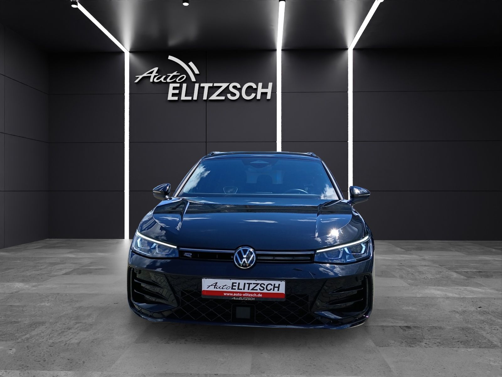 Fahrzeugabbildung Volkswagen Passat TDI R-Line Black Style Matrix AHK Navi AI