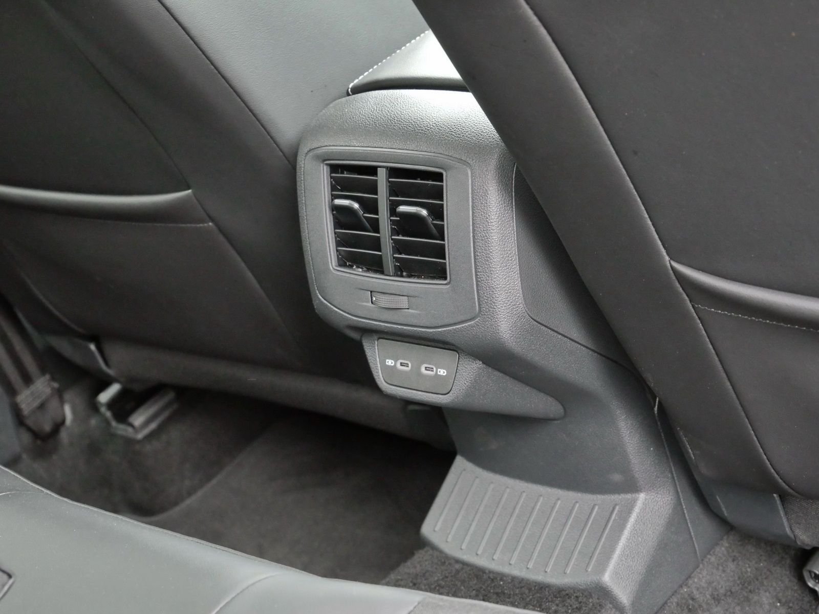 Volkswagen T-Roc - Bild 17