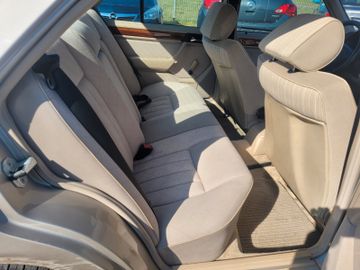 Mercedes E 220 - 7