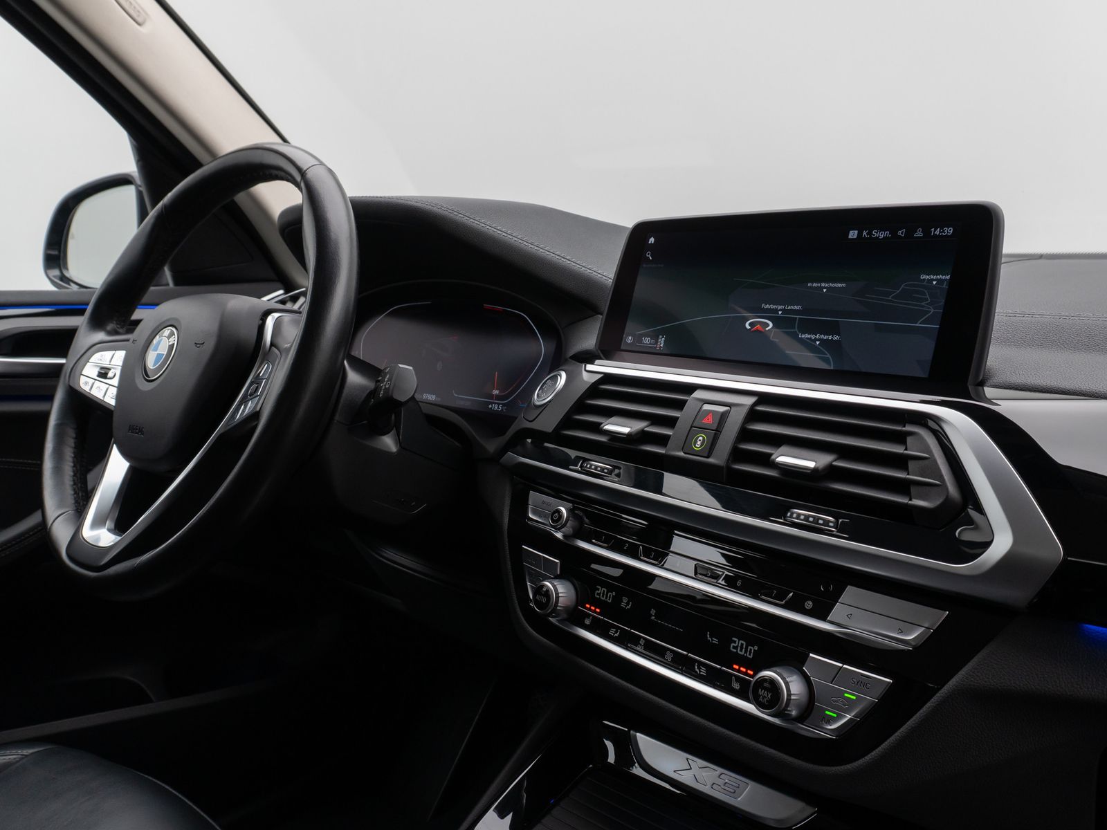 Fahrzeugabbildung BMW X3 xD30d LuxuryLine 360°HUD DAB HiFi AHK Komfort