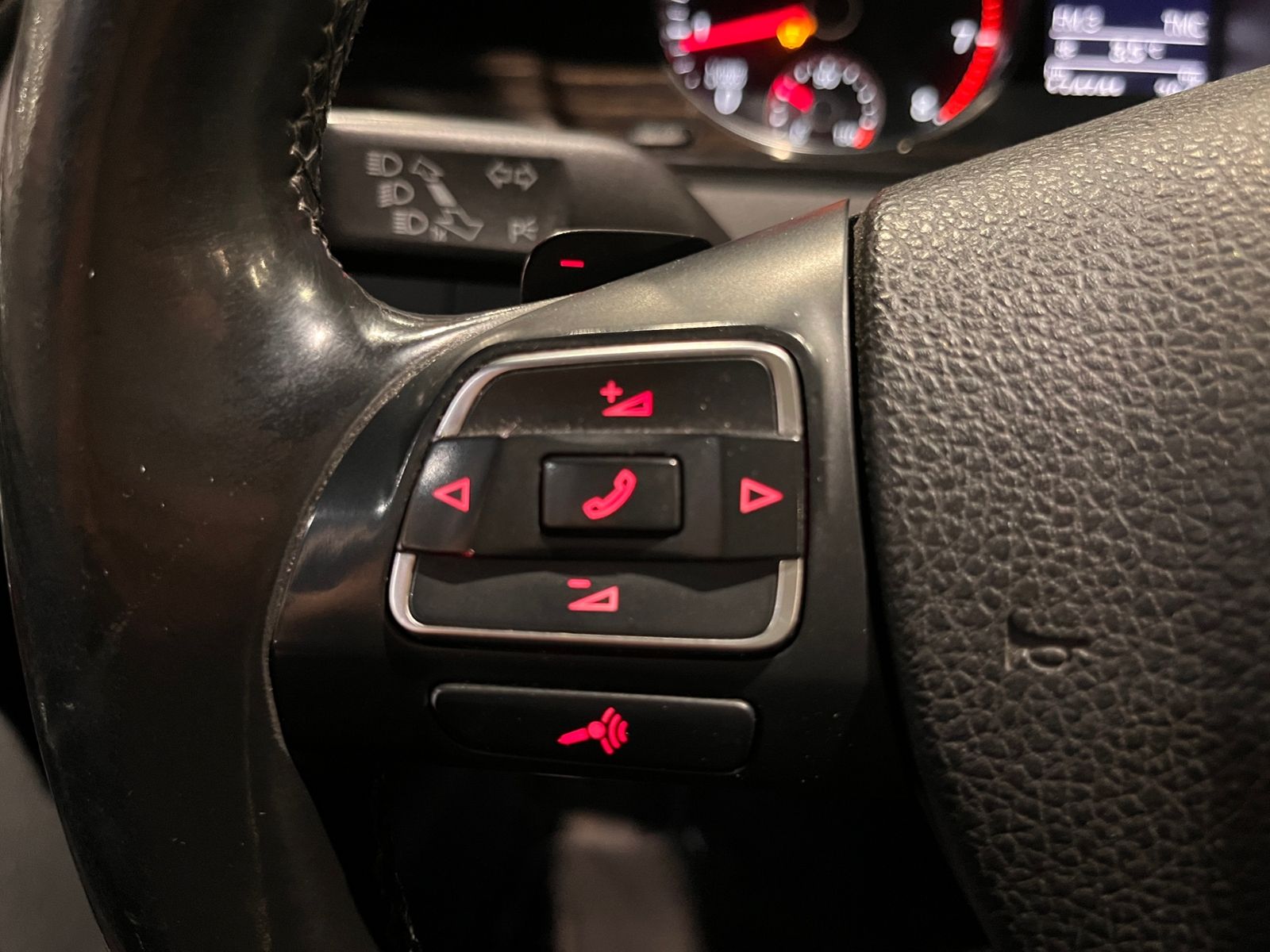 Fahrzeugabbildung Volkswagen CC Passat KLIMA XEN NAV SHZ PDC 18"