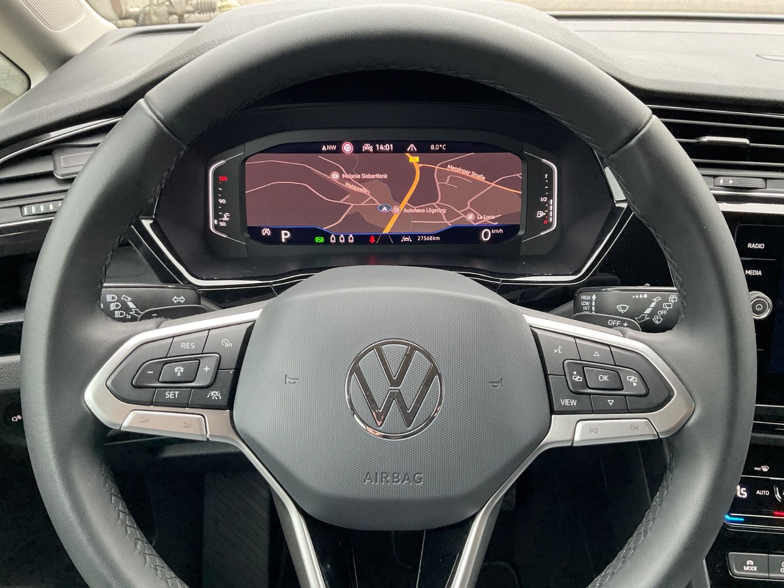 Fahrzeugabbildung Volkswagen Touran 1.5 TSI DSG,R Line,Navi,Kamera,LED,ACC