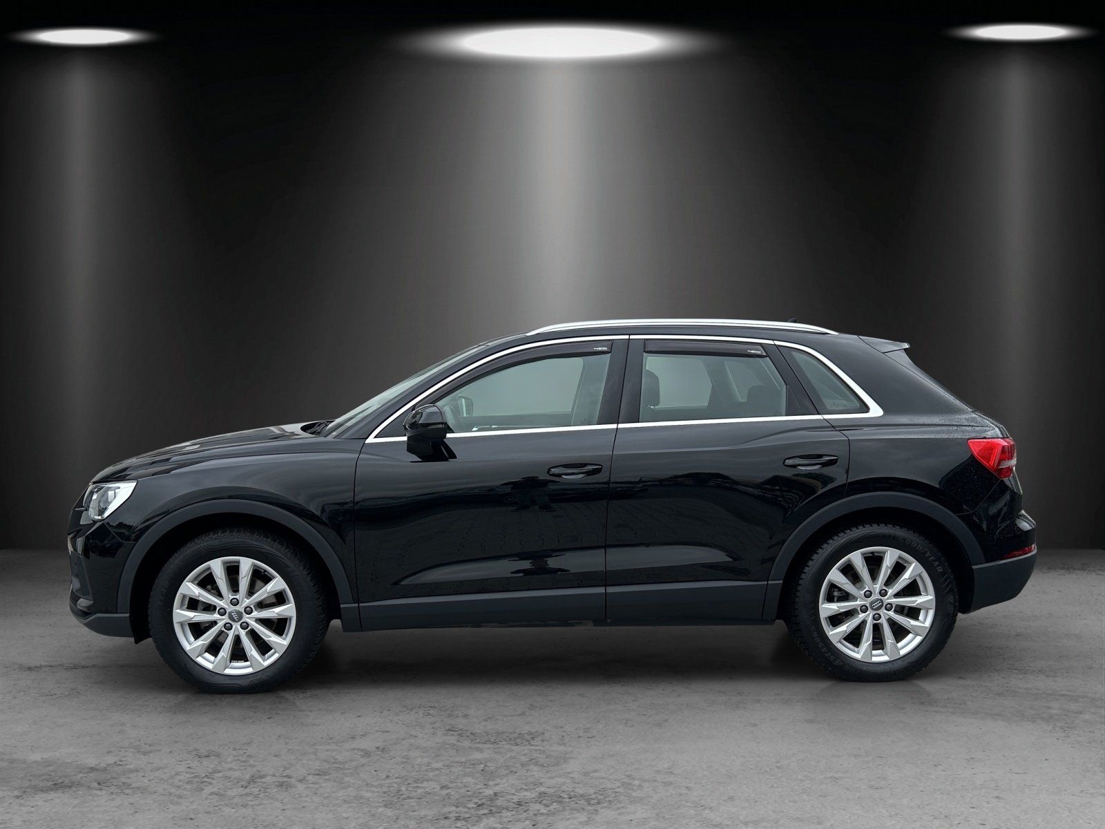 Fahrzeugabbildung Audi Q3 35 1.5 TFSI S-Tr./VIRTUAL/LED/MMI-NAVI+/SHZ/