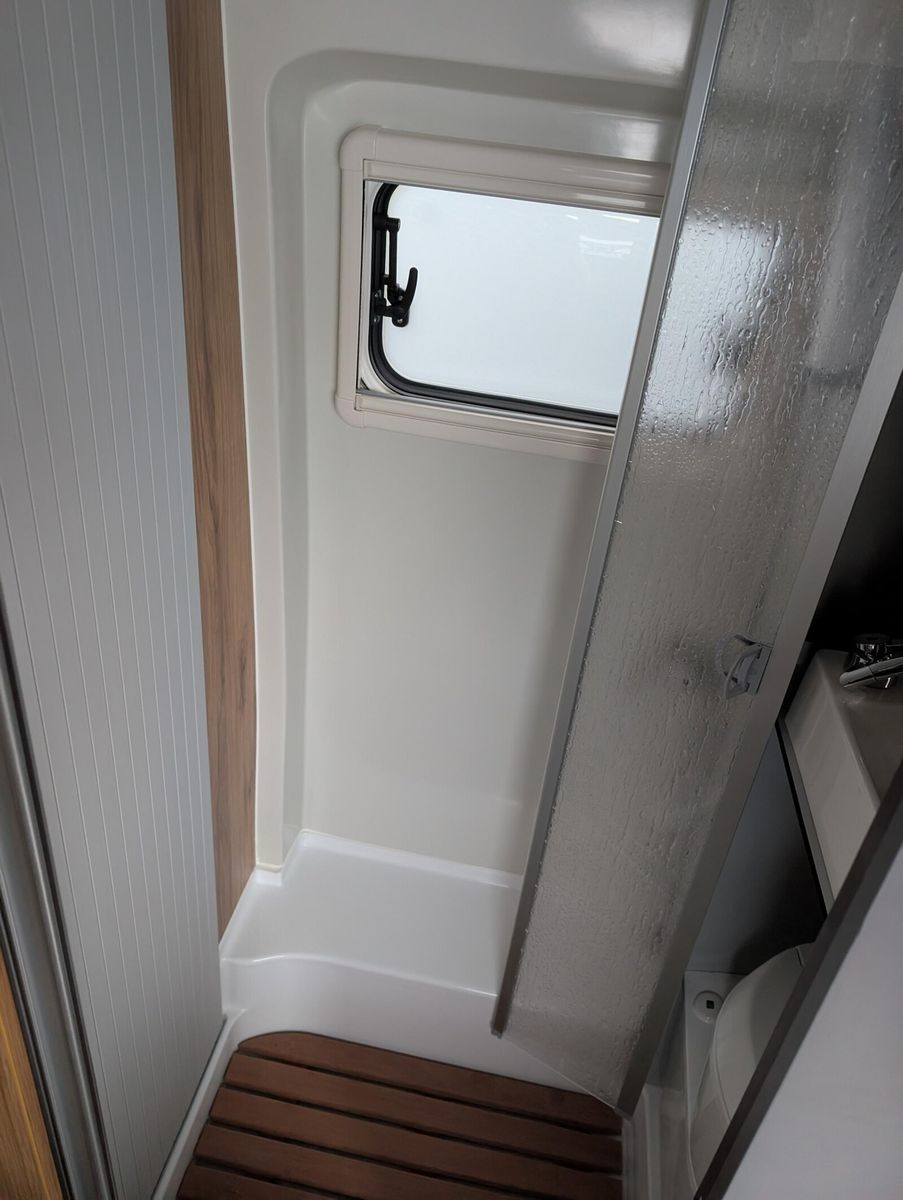 Fahrzeugabbildung Karmann Dexter 4x4 DE 570 AW AHK, Allrad, RFK, Alufelgen