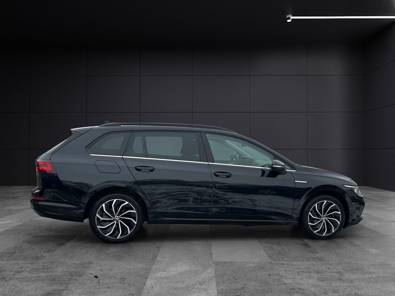 Fahrzeugabbildung Volkswagen Golf VIII Variant TSI Style DSG 4M Matrix Navi A