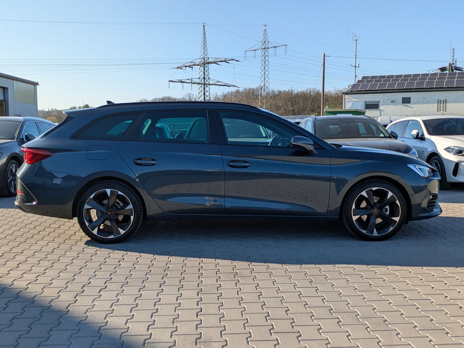 Fahrzeugabbildung CUPRA Leon 1.5 eTSI DSG MATRIX-LED*AHK*ACC*KAMERA*18"