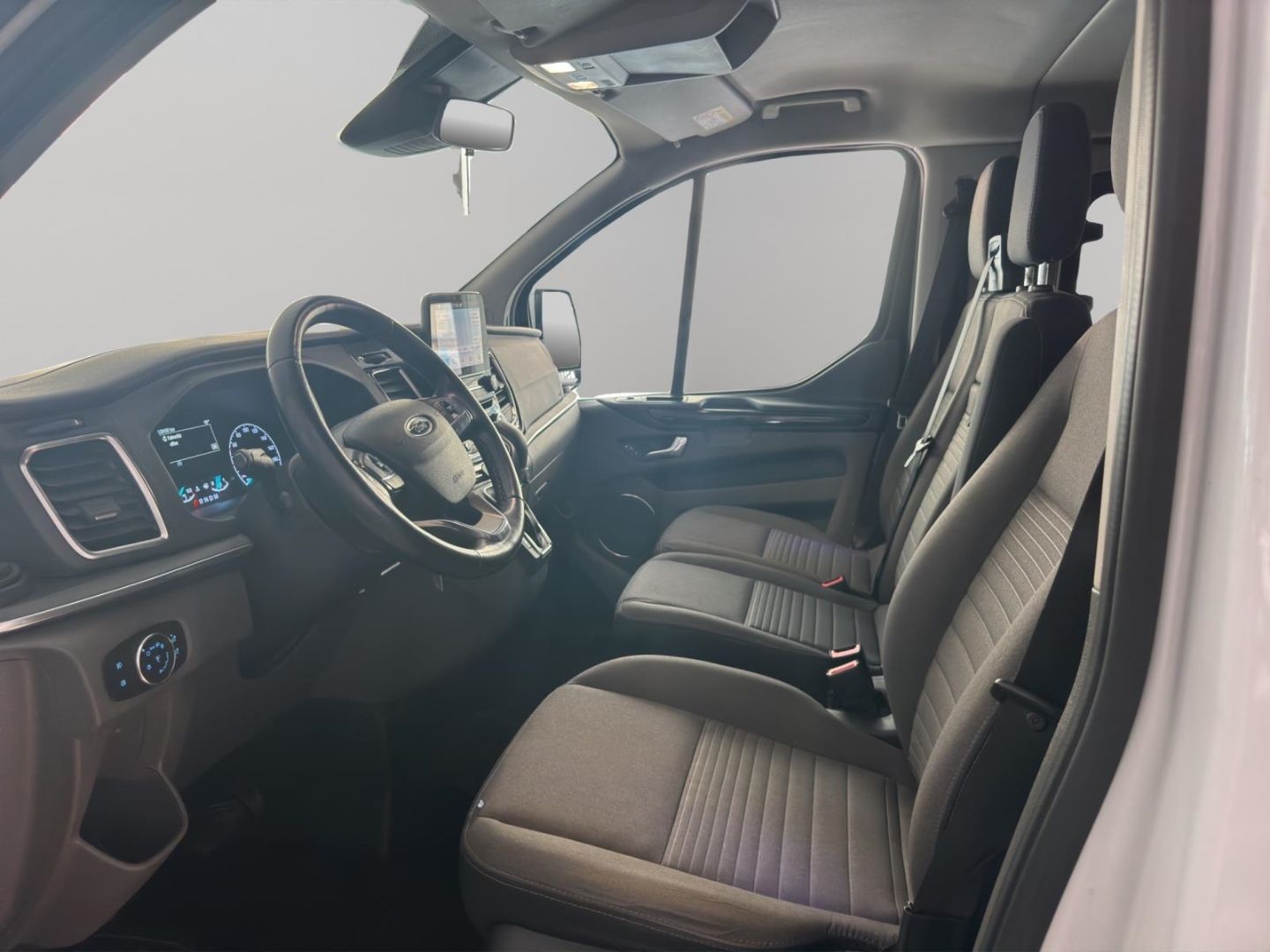 Fahrzeugabbildung Ford Tourneo Custom Transit Kombi 320 L2 Titanium