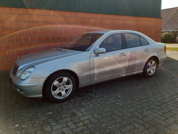 Mercedes E 220 - 4