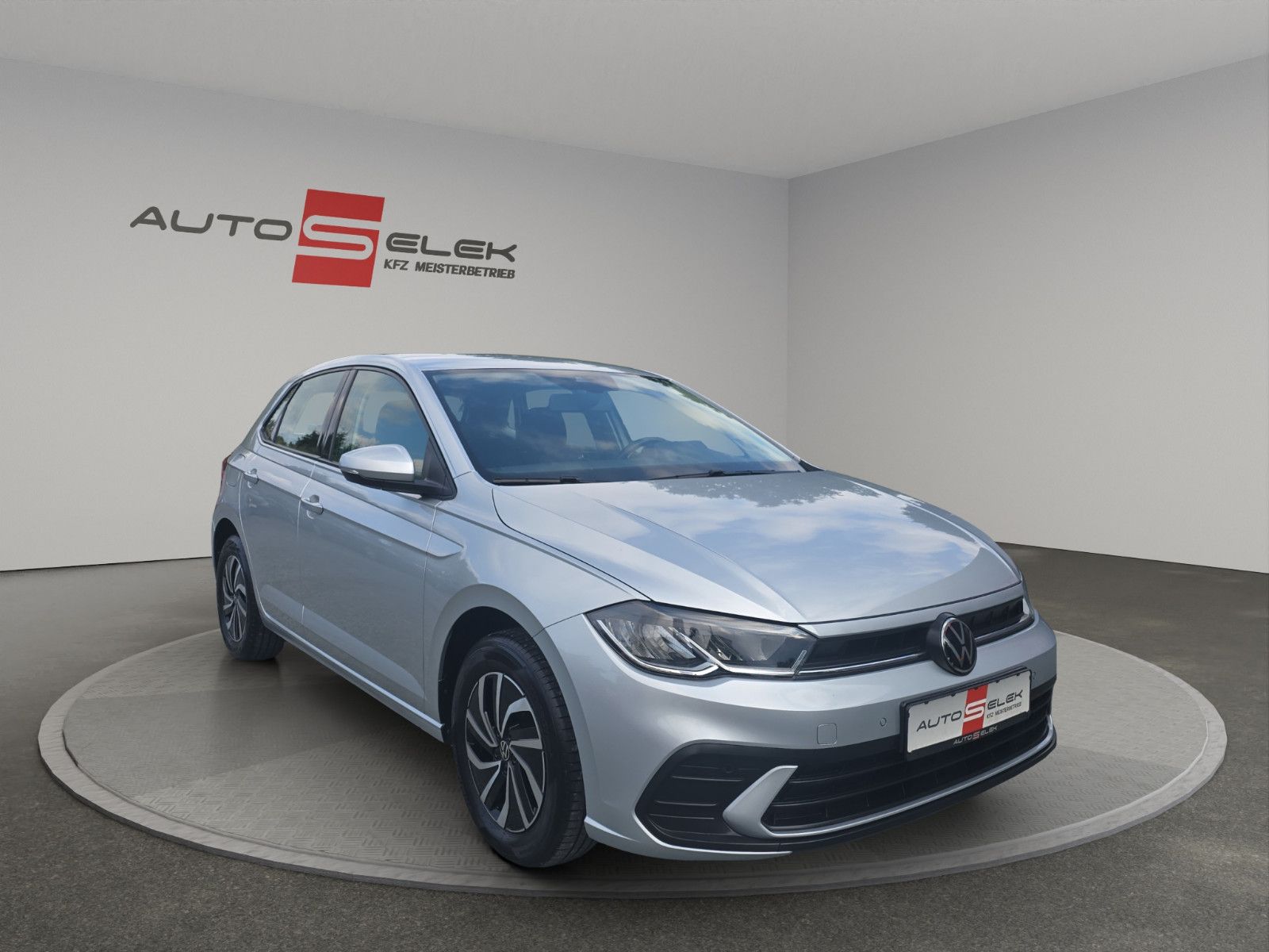 Fahrzeugabbildung Volkswagen Polo VI OPF Life LED PDC App-Connect NEUES MODEL