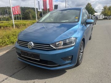 Volkswagen Golf - 1