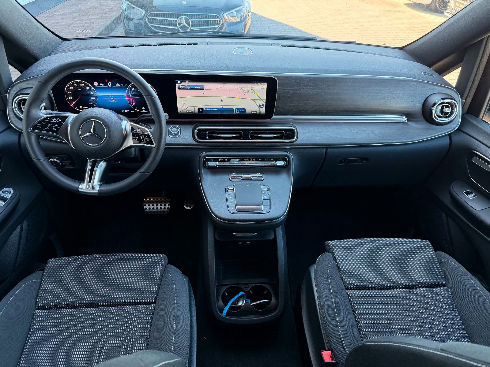Fahrzeugabbildung Mercedes-Benz V 250 d STYLE DISTRONIC AHK2,5to 360Kamera LED