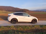 Tesla Model Y Long Range #AHK# Dual Motor AWD - Tesla Model Y AHK Gebrauchtwagen