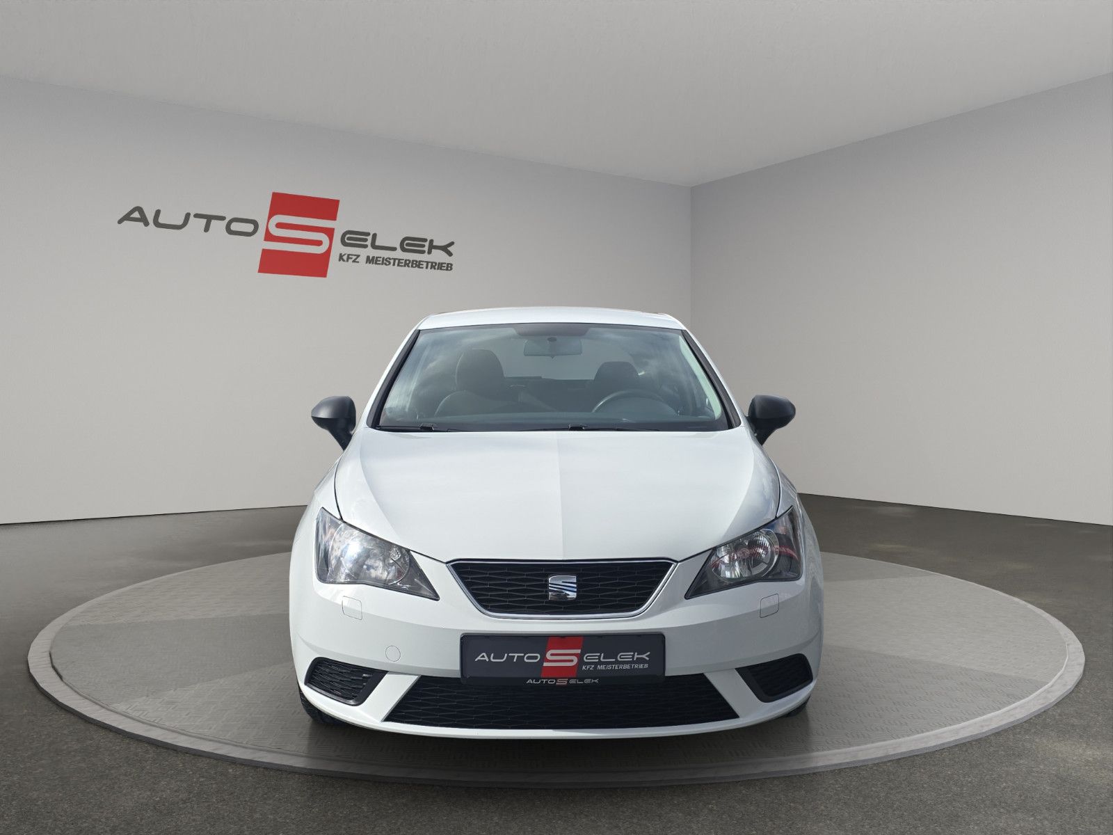 Fahrzeugabbildung SEAT Ibiza Lim. Reference Salsa Klima Sitzeheizung