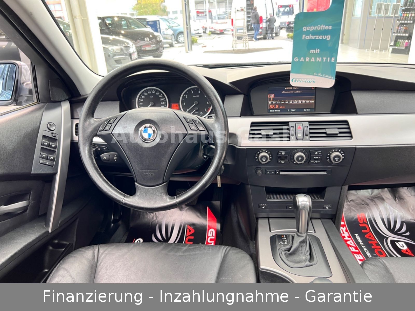 Fahrzeugabbildung BMW 525i*Automatik*Leder*Navi*Schiebedach*Xenon*PDC*