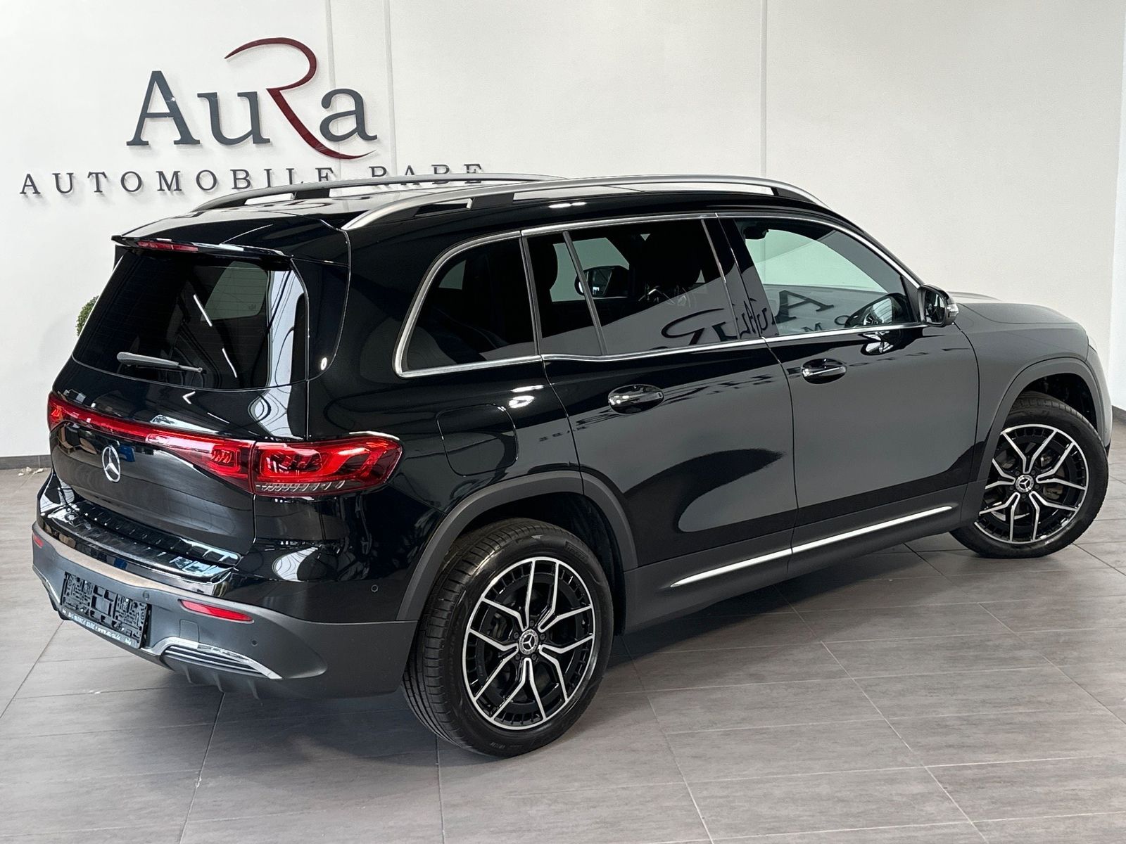Fahrzeugabbildung Mercedes-Benz EQB 250+ AMG Line NAV+LED+PANORAMA+ACC+360GRAD