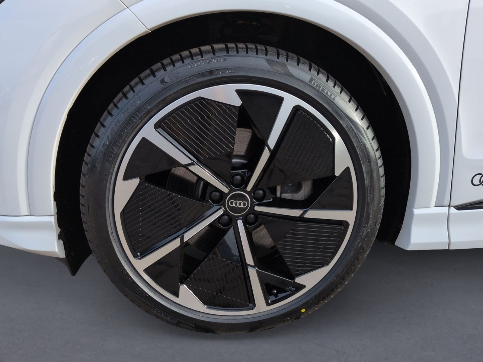 Q4  e-tron Sportback 50 quattro  HEAD-UP+SONOS+