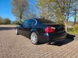 BMW 330i - E90 - BMW 330 aus 2005: 330i
