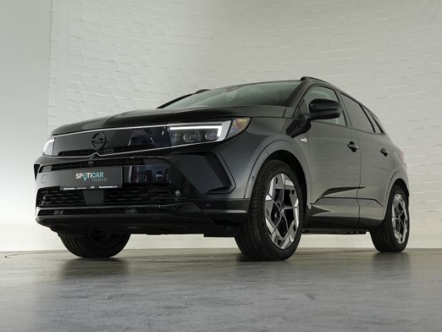 Grandland GSe PHEV 4X4 AT+AHK+NAVI+RÜCKFAHRKAMER