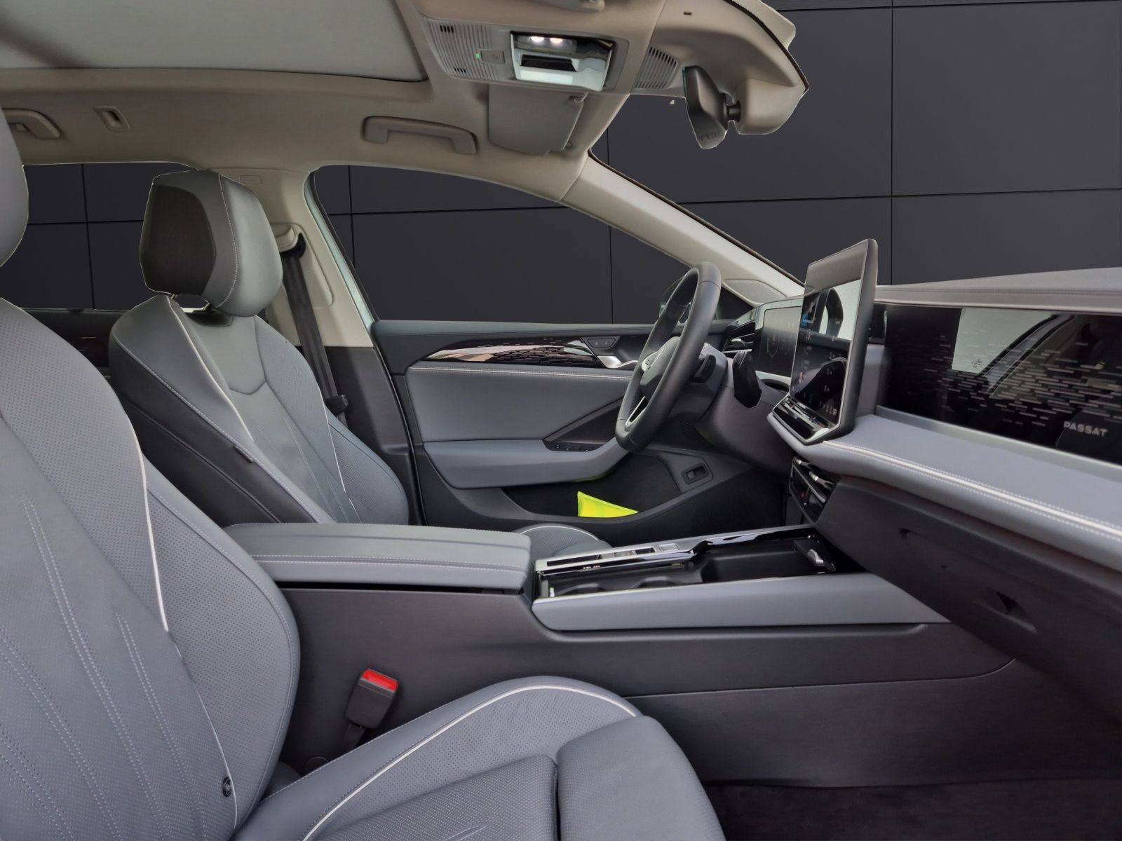 Fahrzeugabbildung Volkswagen Passat TDI Elegance DSG Matrix STH AHK Navi Pano