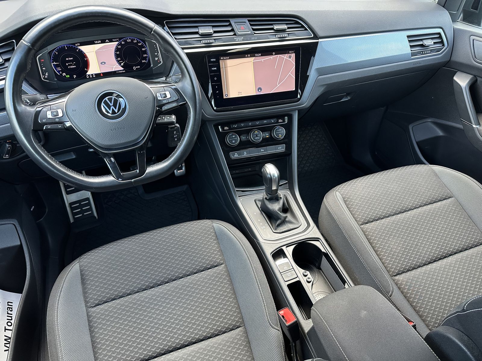 Fahrzeugabbildung Volkswagen Touran 2.0 TDI DSG R-Line NAV+LED+AHK+KAMERA+ACC