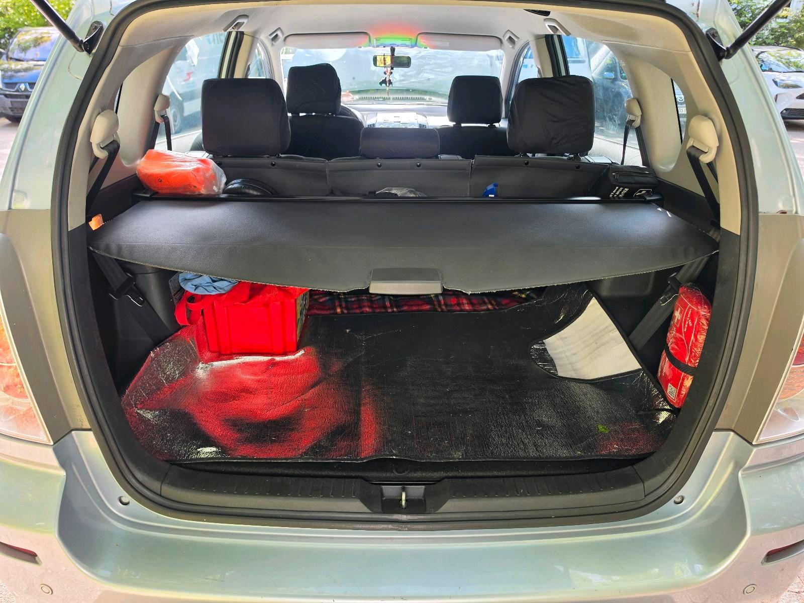 Toyota Corolla Verso 2005 — photo 10