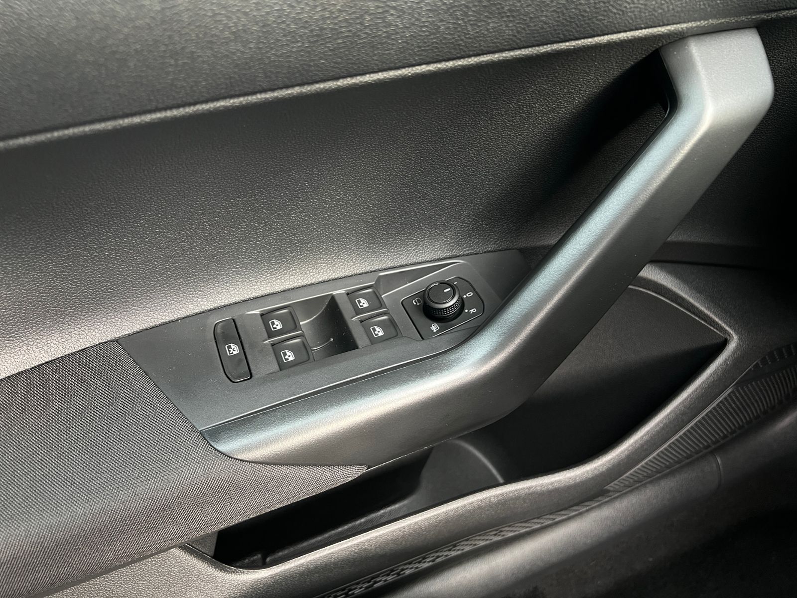 Fahrzeugabbildung Volkswagen Taigo Life 1.0 TSI *IQ.Light, Ready2Discover, Ka