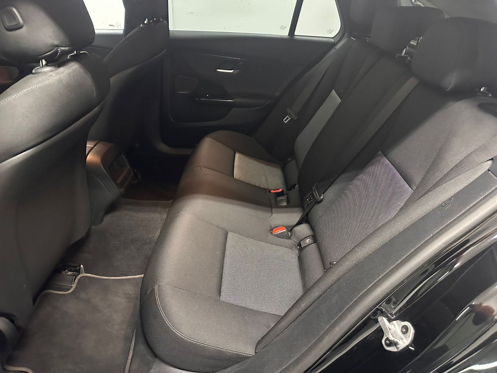Fahrzeugabbildung Mercedes-Benz C 220 d T Autom.*AVANTGARDE*AHK*CARPLAY*