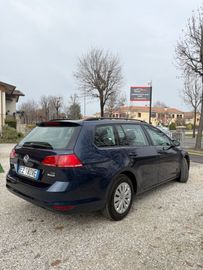 Volkswagen Golf - 2