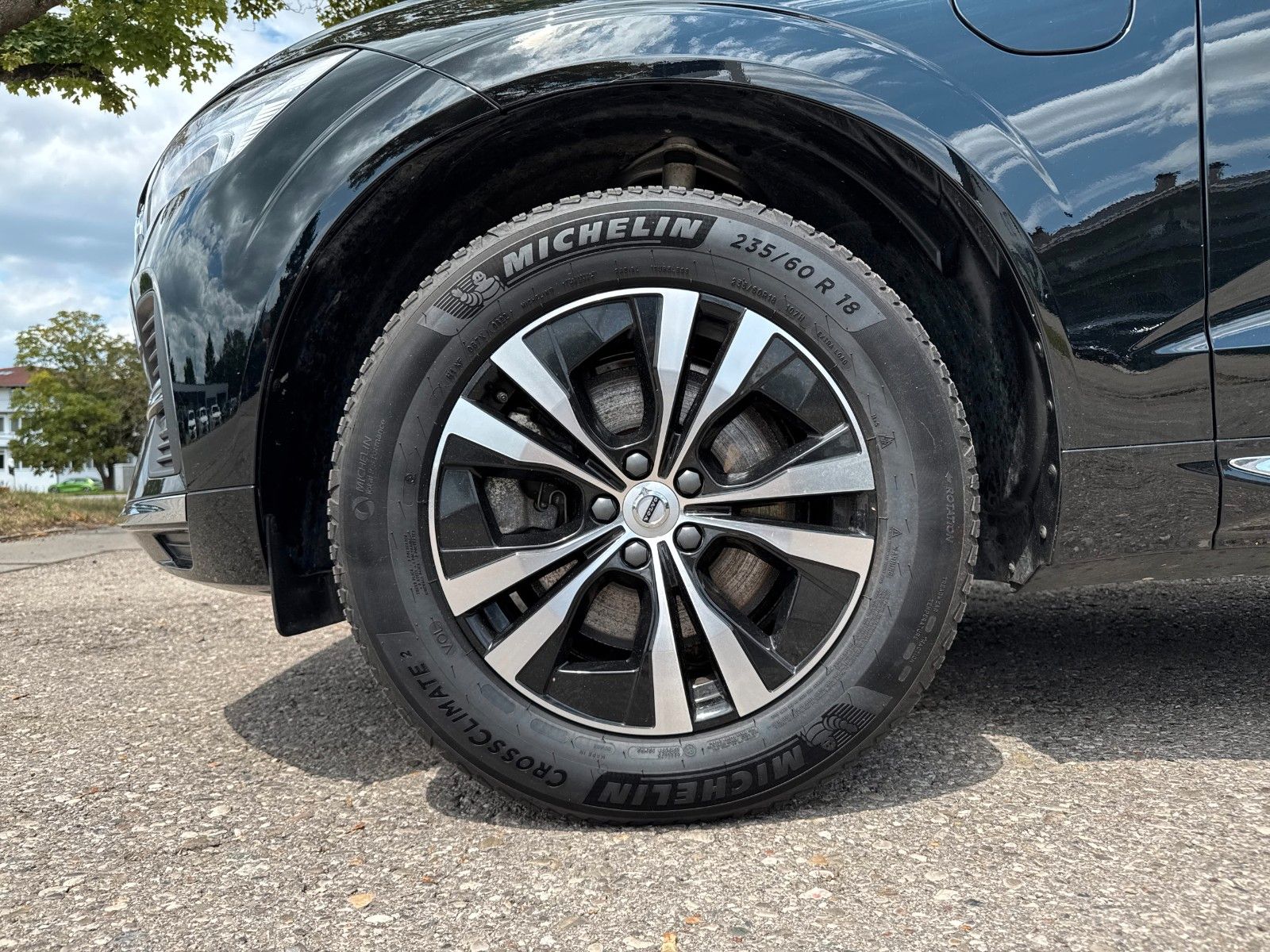 Fahrzeugabbildung Volvo XC60 Core Plug-In Hybrid, Anhängerkupplung