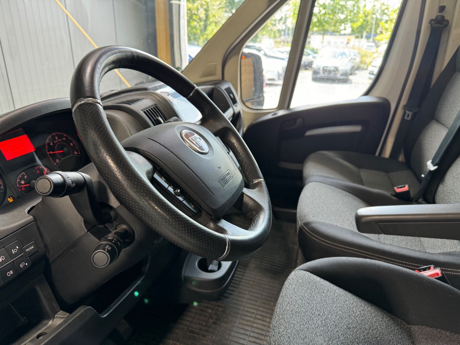 Fahrzeugabbildung Fiat Ducato Hochr.30 140 L2H2/AUTOMATIK/NAVI/KAMERA