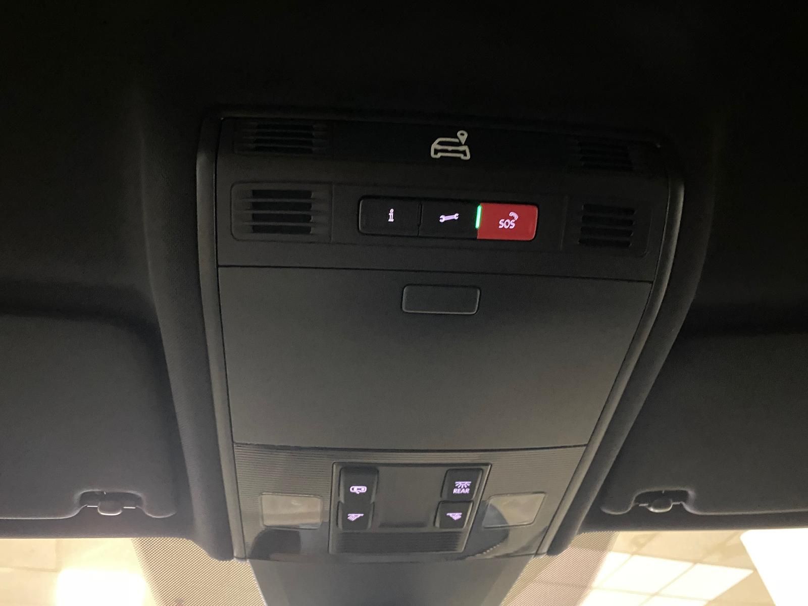 Fahrzeugabbildung Volkswagen Golf VII 1.4 PLUG-IN HYBRID GTE+AHK+MATRIX+ACC