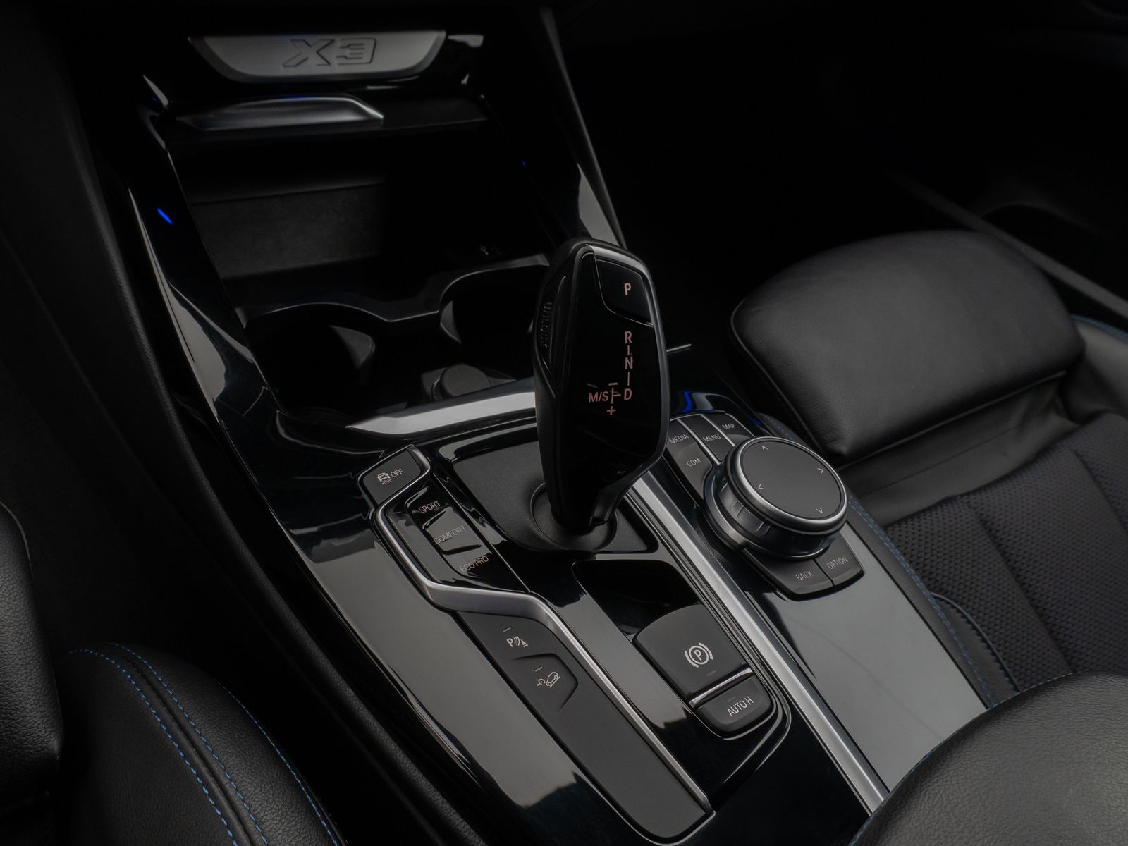 Fahrzeugabbildung BMW X3 xD20d M Sport Kamera DAB HiFi AHK Alarm 19Zol