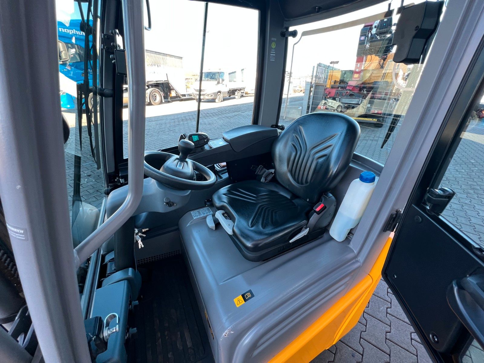 Fahrzeugabbildung Jungheinrich EFG 215 / Triplex: 4.25m! / SS / nur 995h! Waage