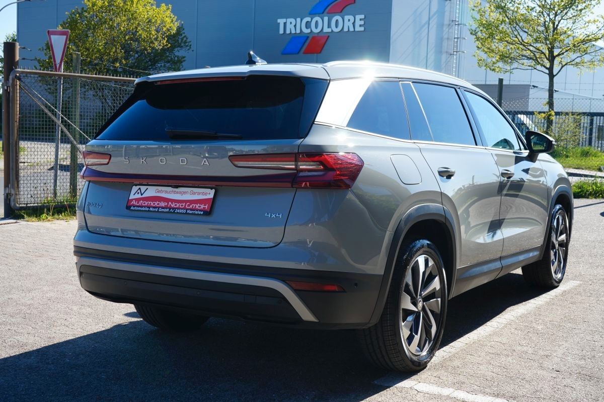Fahrzeugabbildung SKODA Kodiaq 2.0 TDI 190 PS 4x4 Sport*Head Up*7 Sitzer