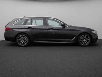 Fahrzeugabbildung BMW 520d xD Tour M Sport HI-FI M Sportfahrwerk