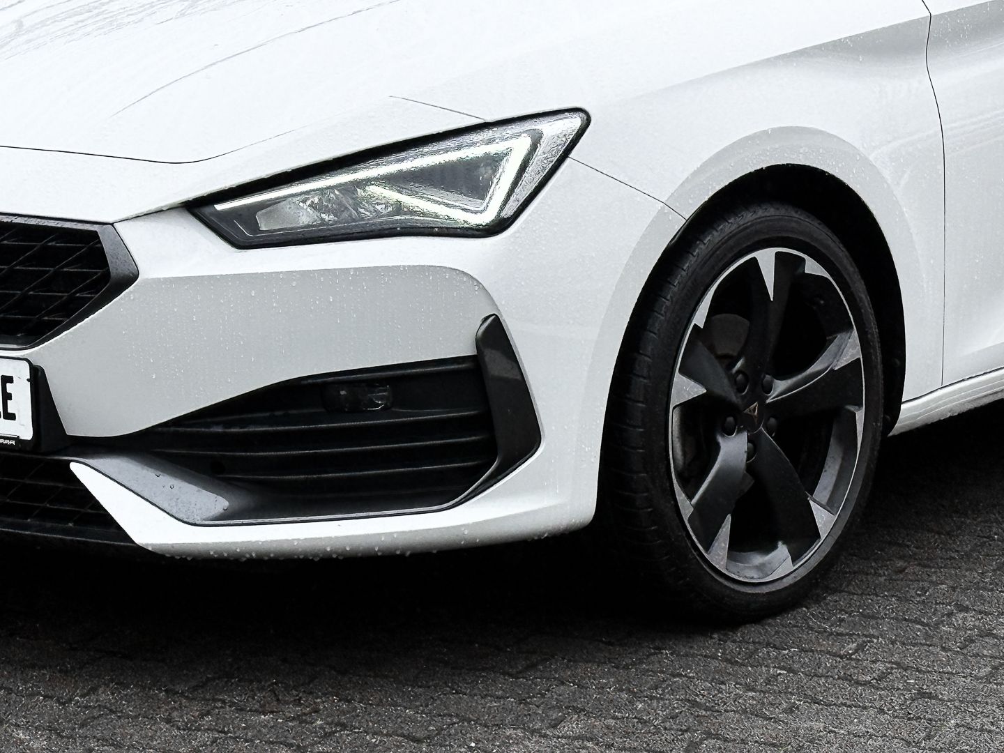 Cupra Leon Sportstourer 1.5TSI 6 Gang Schalter Digital imagem 3