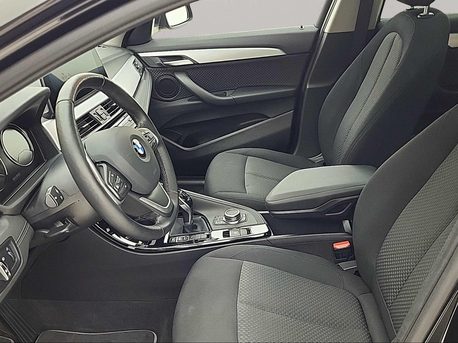 BMW X2 sDrive20d Navi Head-Up Parkassist Pano.Dach, миниатюра 10