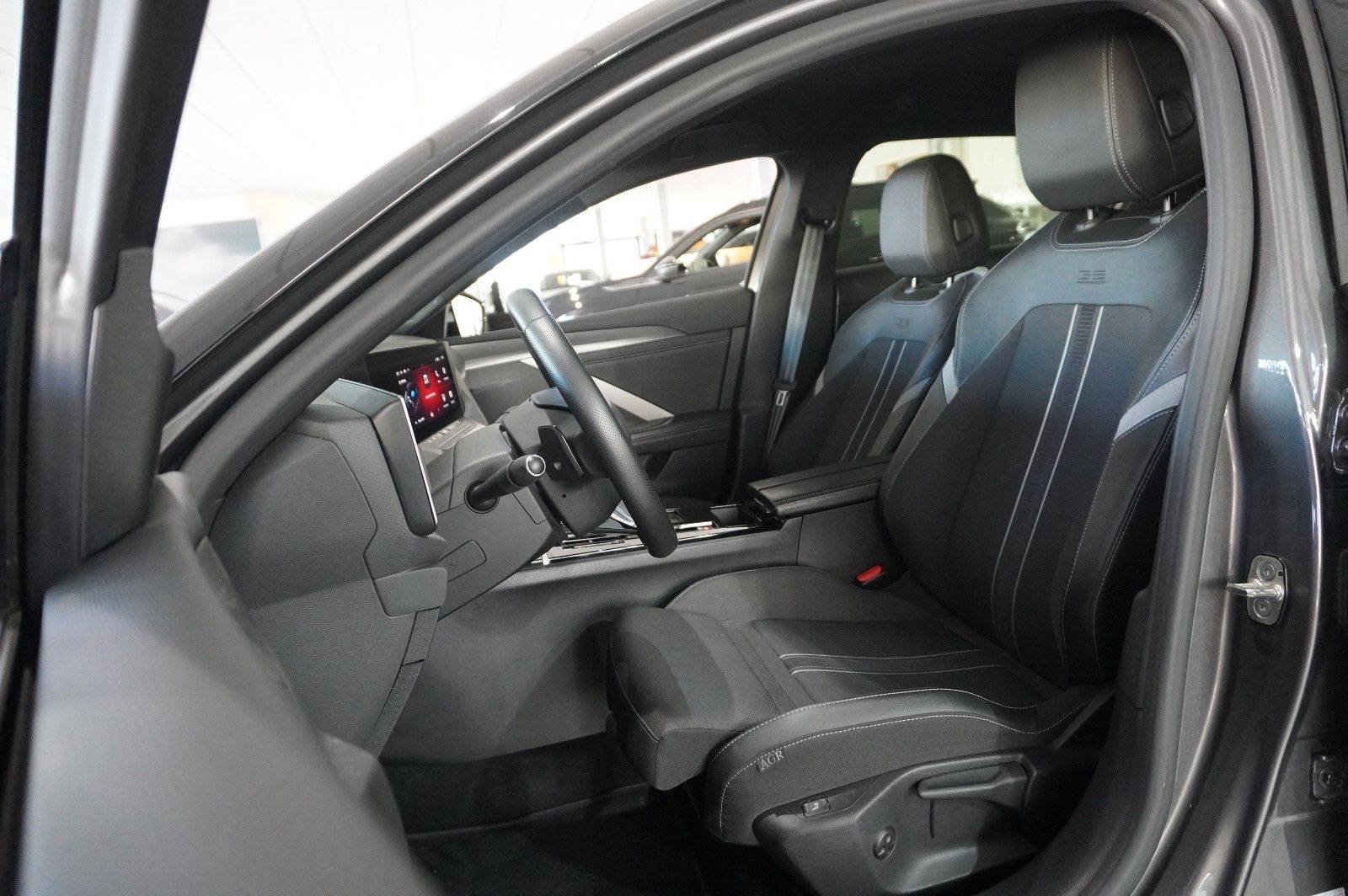 Fahrzeugabbildung Opel Astra L Lim. 1.6 HYBRID GS SPORT NAVI/360°/SPORT